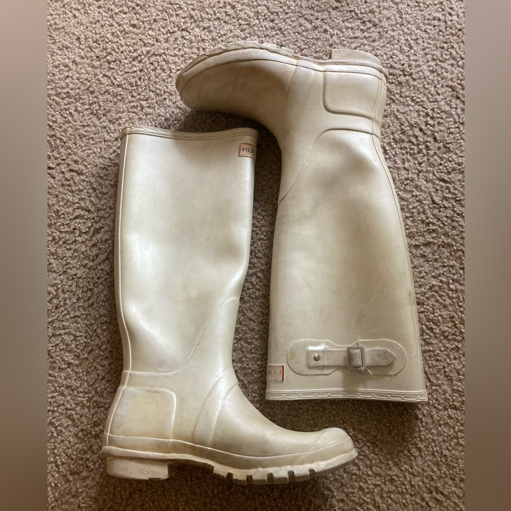 Women's Hunter Rain Boots UK Size 7 US Size 9F Cream Color